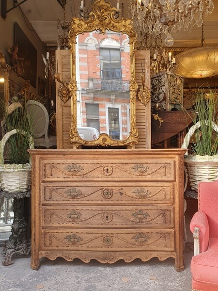 Oak chest of drawers opening with 4 rows of drawers, early 19th century