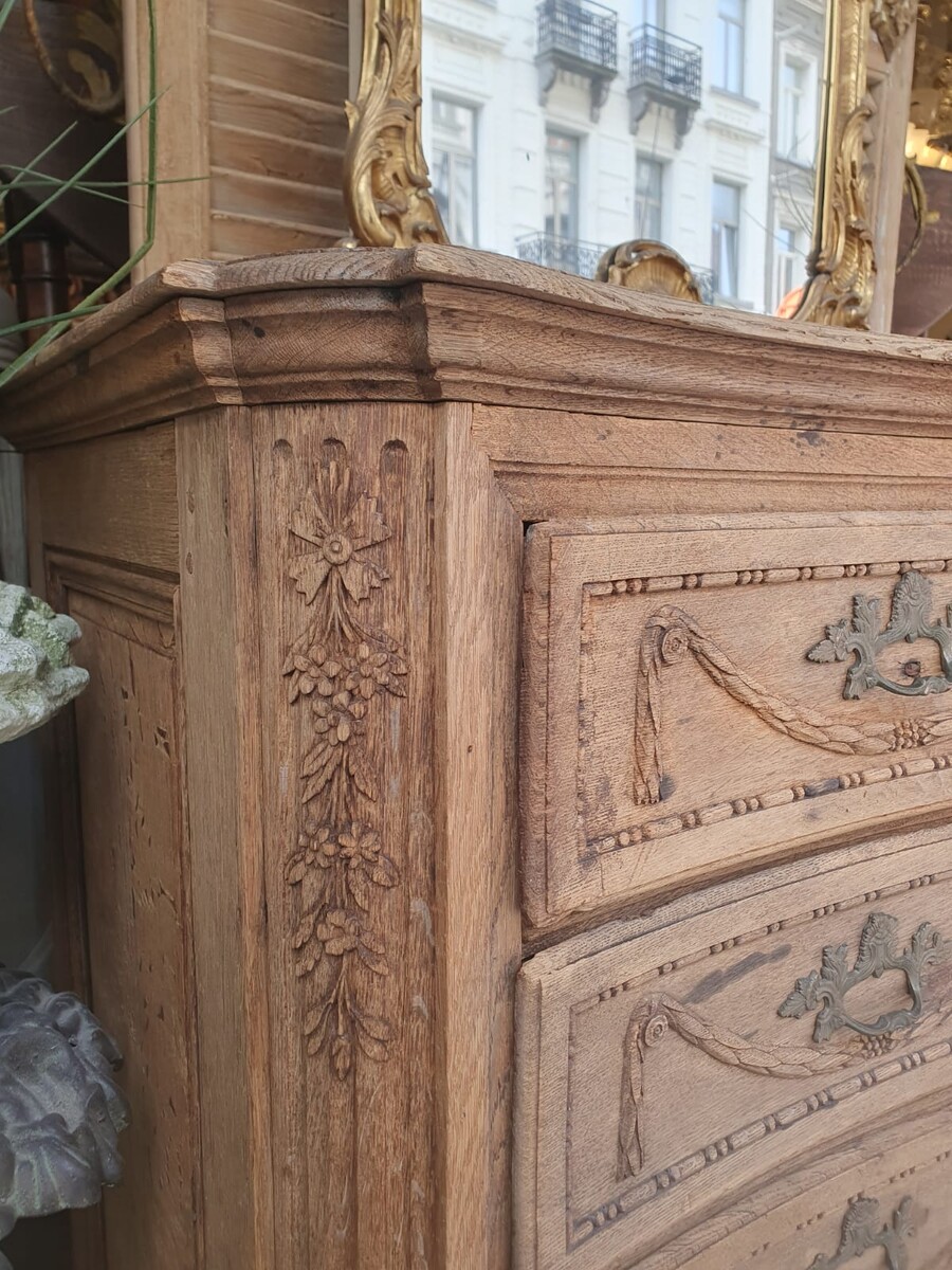 Oak chest of drawers opening with 4 rows of drawers, early 19th century