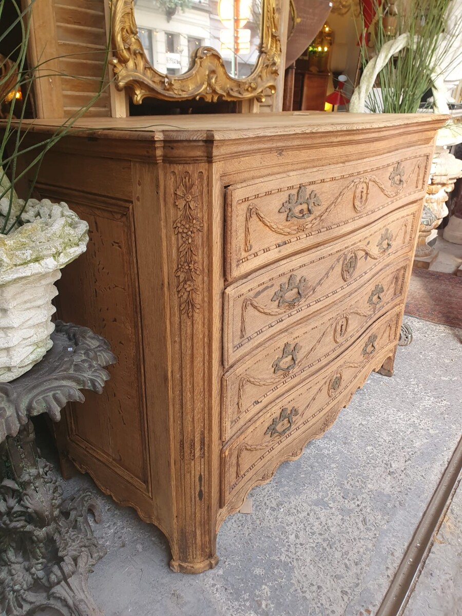 Oak chest of drawers opening with 4 rows of drawers, early 19th century