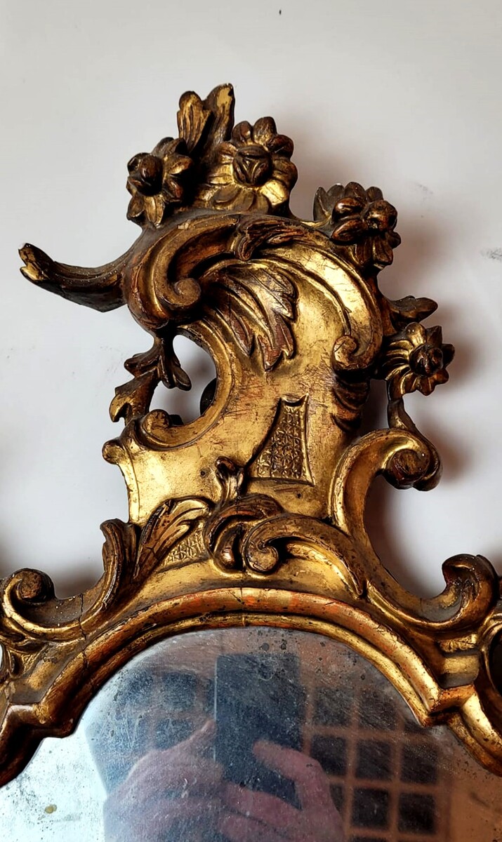 Pair of carved and gilded wooden mirror wall lights, electricity to be reviewed - 1 split mirror