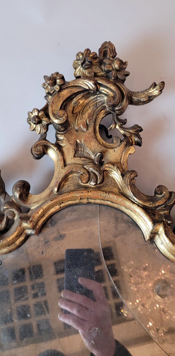 Pair of carved and gilded wooden mirror wall lights, electricity to be reviewed - 1 split mirror