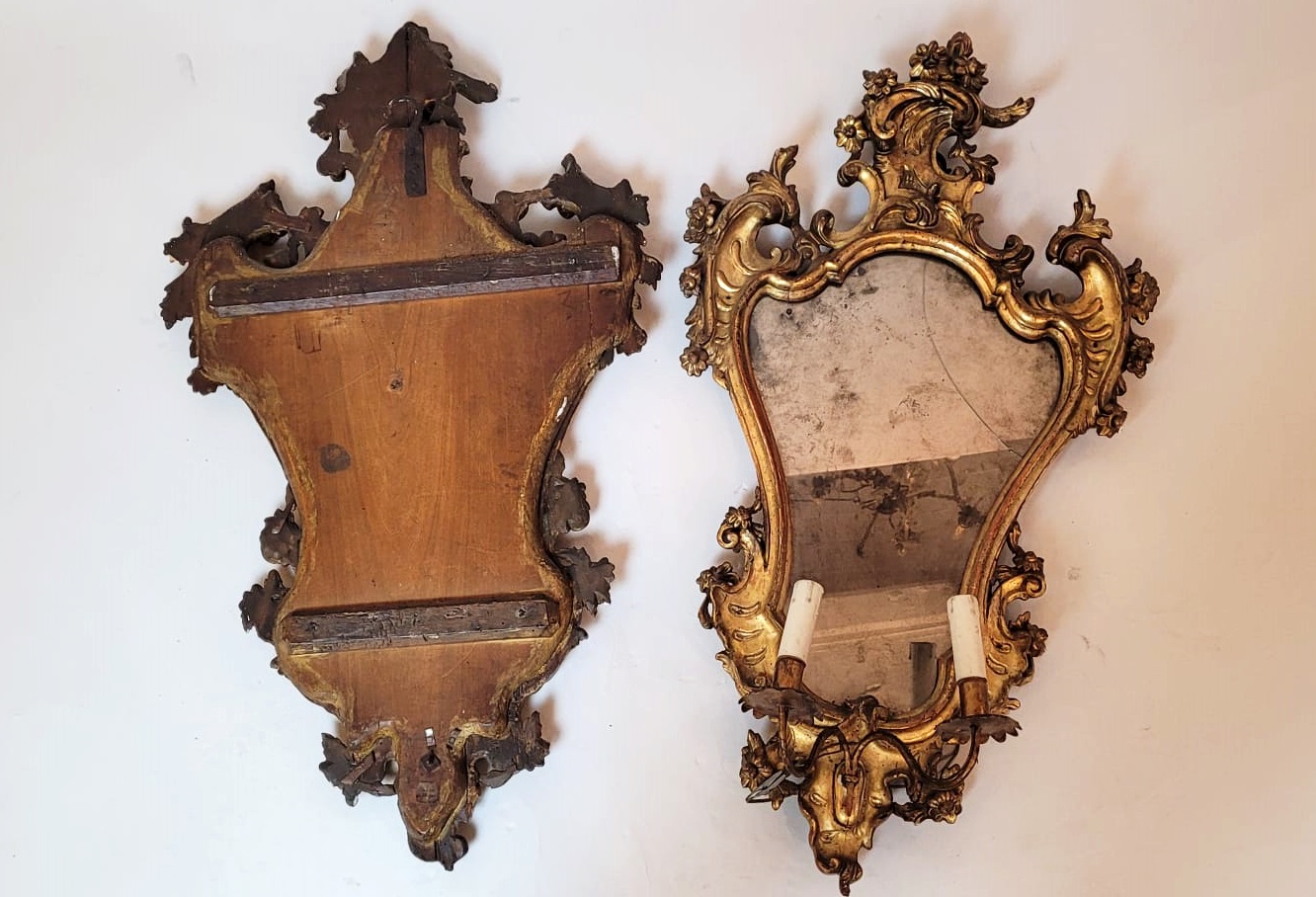 Pair of carved and gilded wooden mirror wall lights, electricity to be reviewed - 1 split mirror