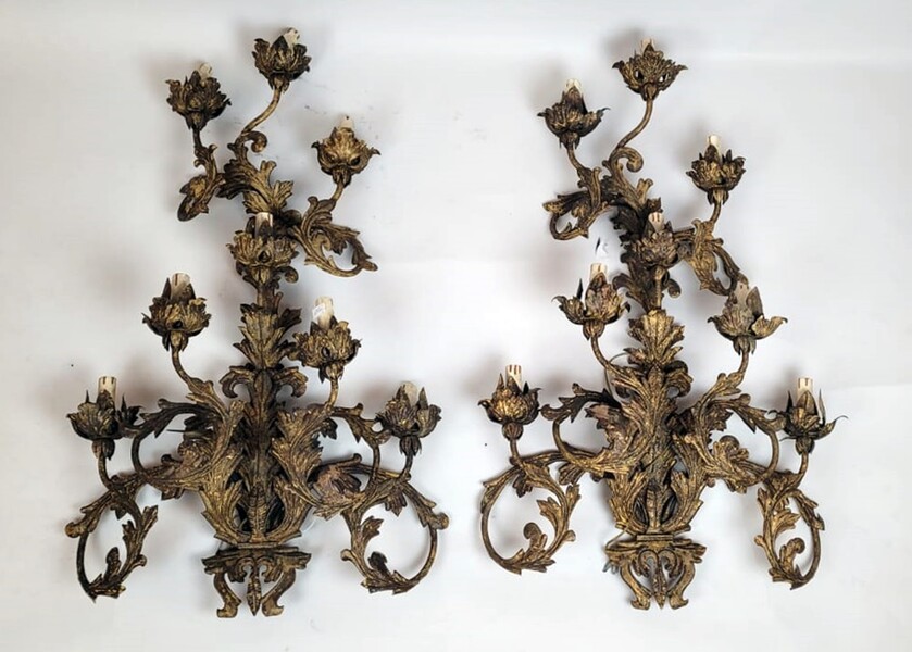 Pair of gold patinated metal wall lights with foliage decorations - 2 x 8 sconces