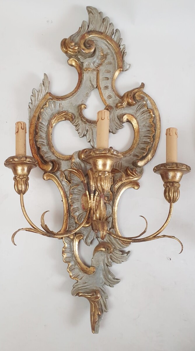 Pair of Louis XV style wall lights, Italy early 20th century