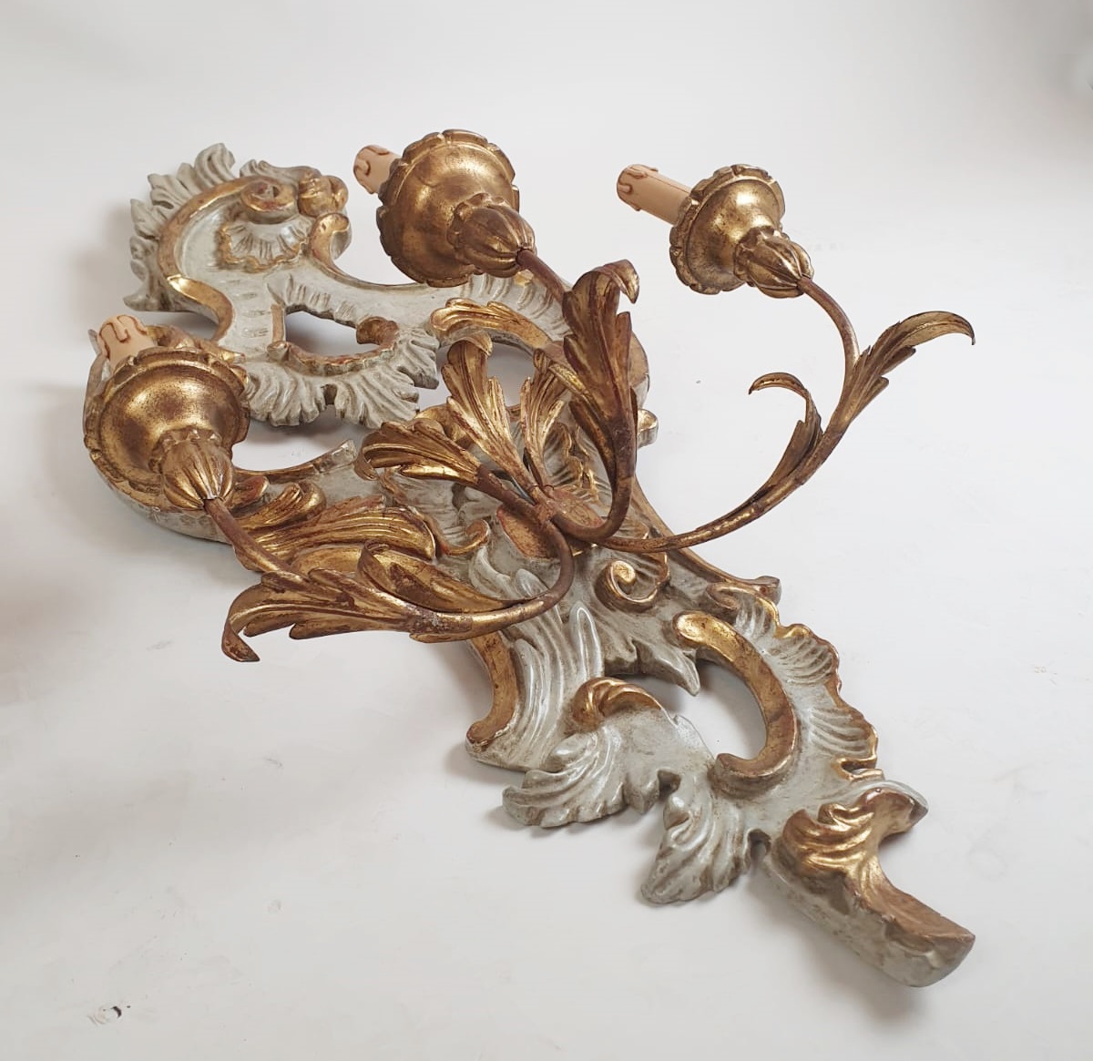 Pair of Louis XV style wall lights, Italy early 20th century