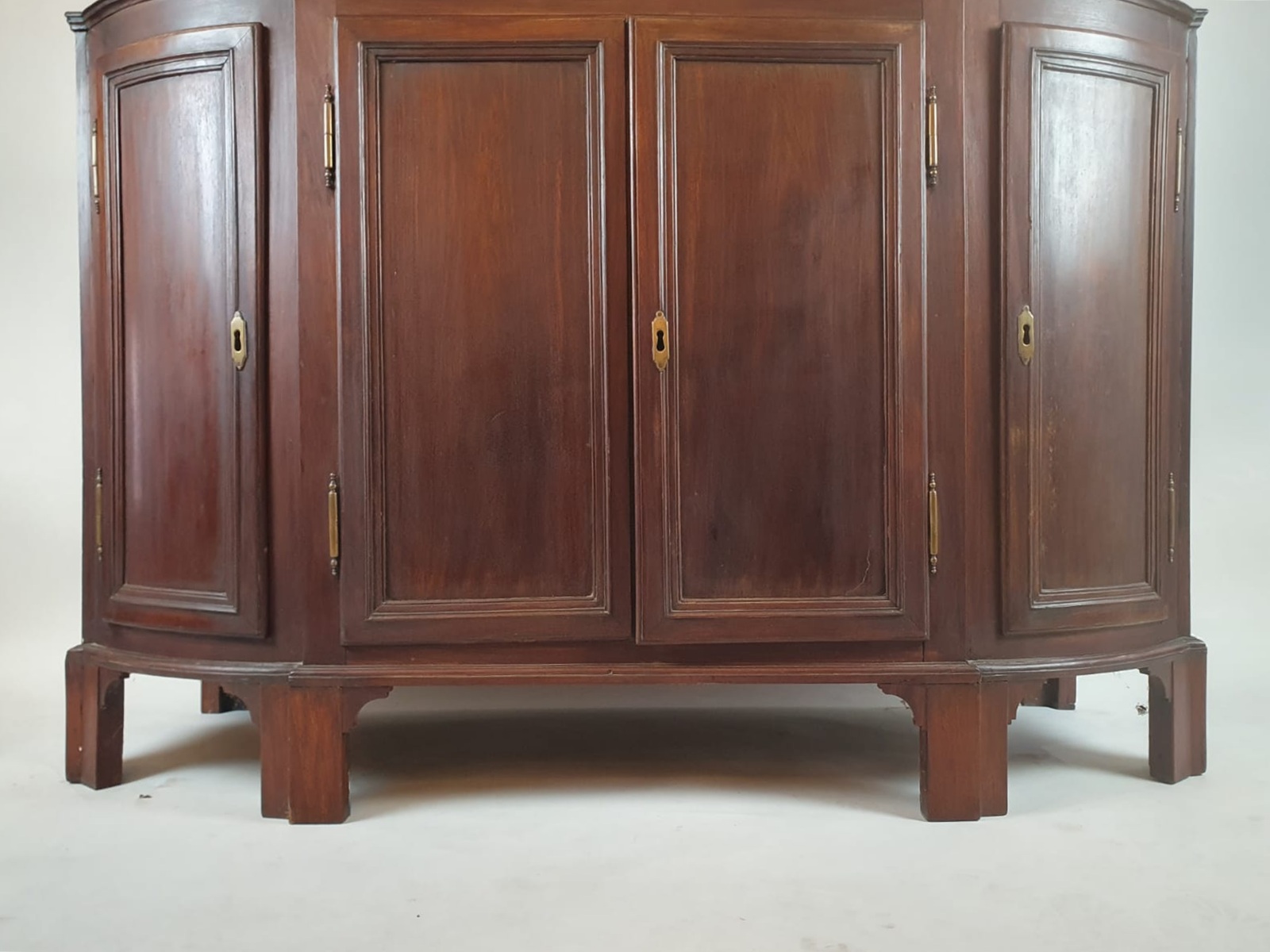 Pair of mahogany dressers, 18th century