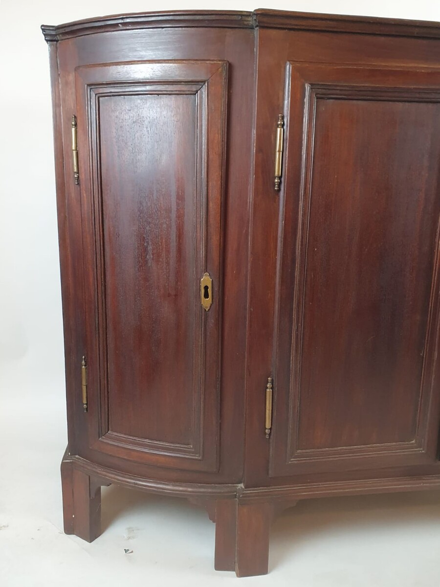 Pair of mahogany dressers, 18th century