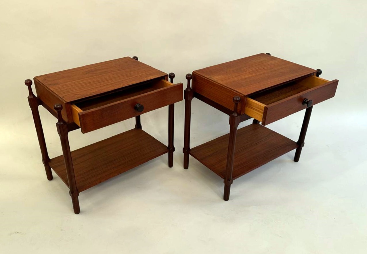 Pair of teak bedside tables - Fratelli Proserpio - circa 1960 - Italy