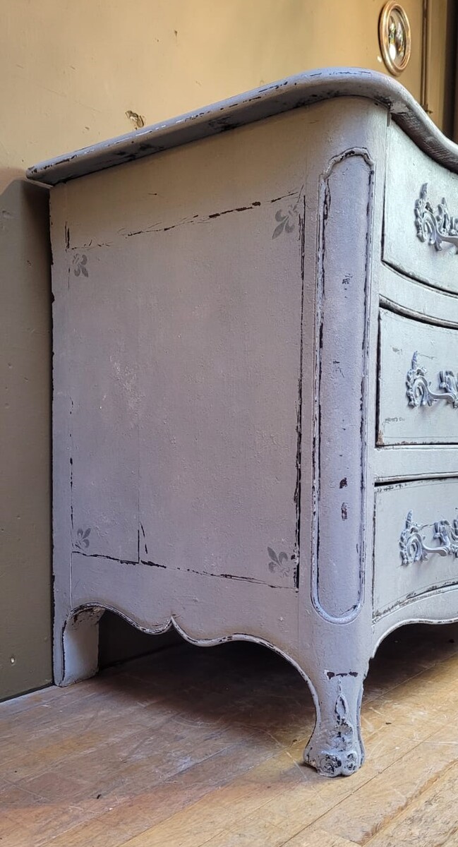 patinated chest of drawers with 4 drawers - 18th century