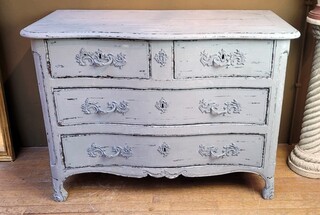 patinated chest of drawers with 4 drawers - 18th century