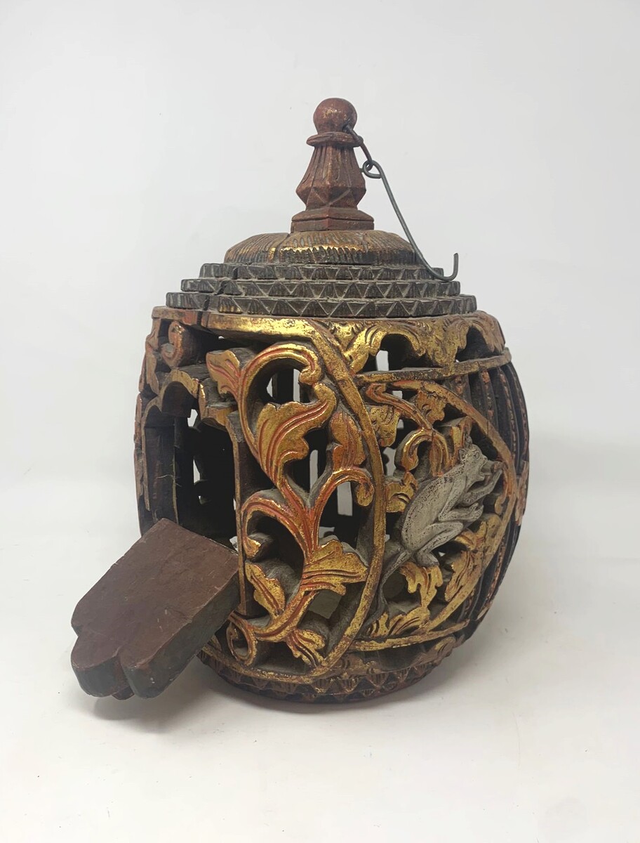 Polychrome and carved wooden tealight holders - Asia, early 20th century