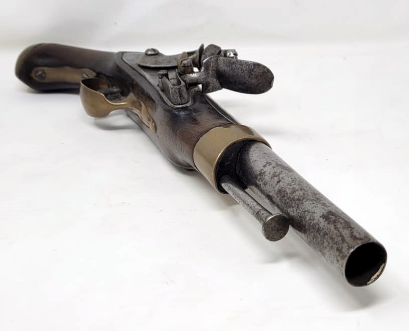 Regulation edge pistol - model 1786 - no visible markings because of revolutionary production of 1793 - 1794 control punch on the counterplate and the front of the trigger guard Perfect mechanical condition