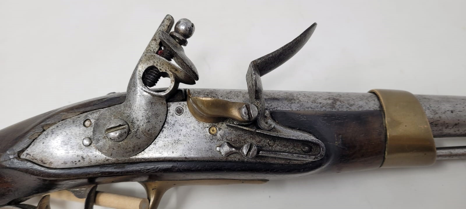 Regulation edge pistol - model 1786 - no visible markings because of revolutionary production of 1793 - 1794 control punch on the counterplate and the front of the trigger guard Perfect mechanical condition