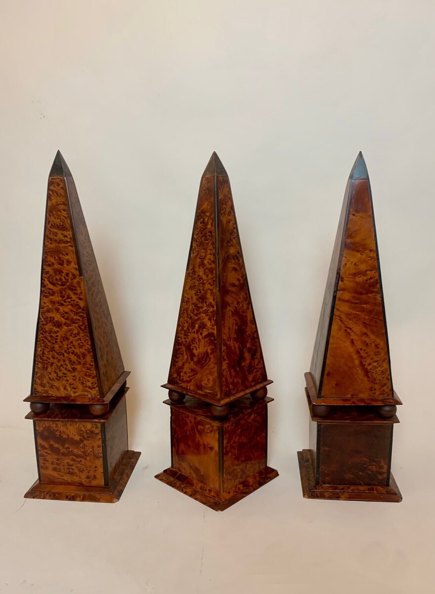 Set of 3 wooden obelisks