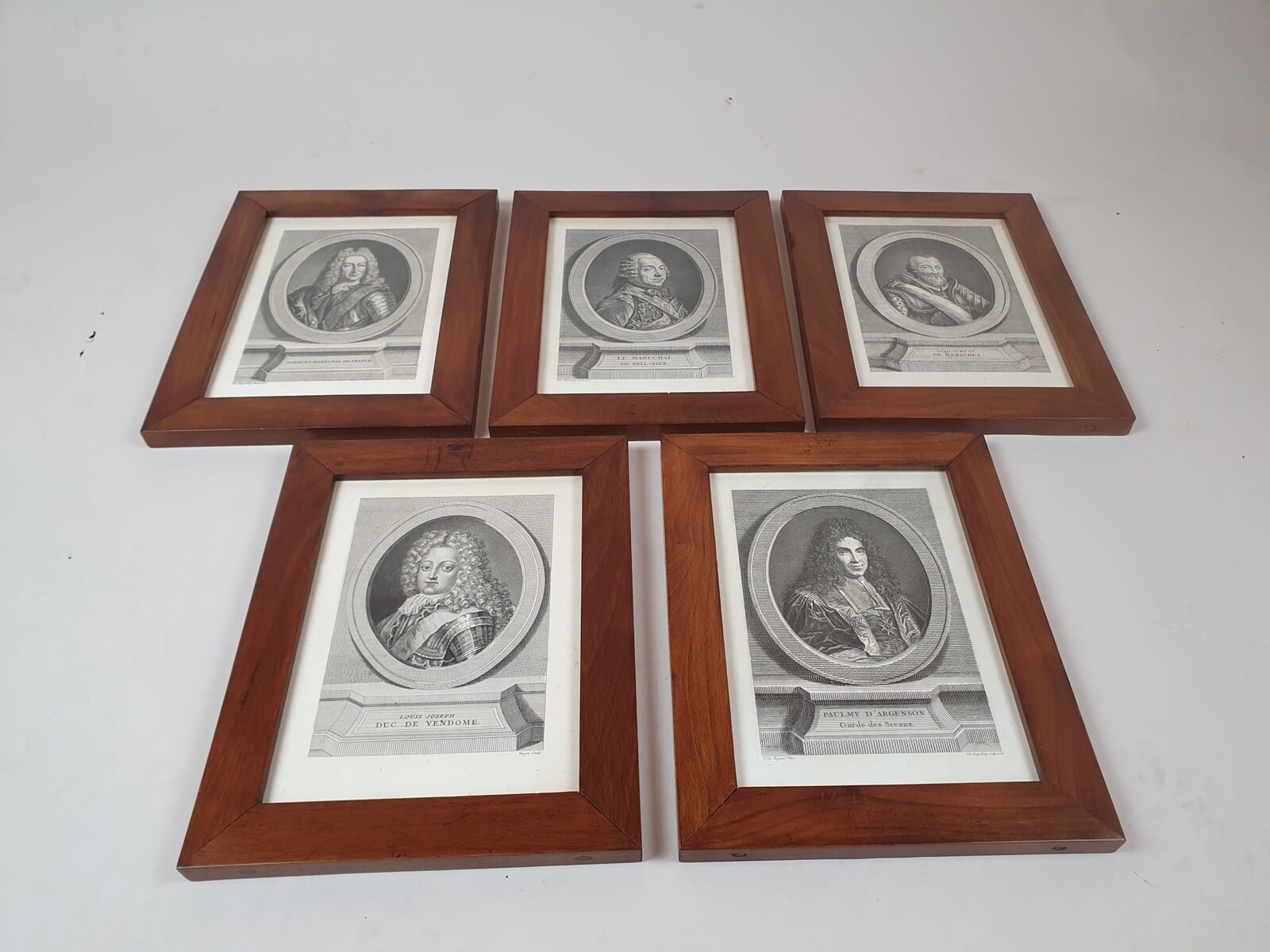 Set of 5 engravings representing historical figures, mahogany frames, 18th century