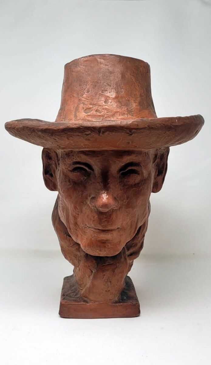 Terracotta sculpture representing the singer Hank Williams