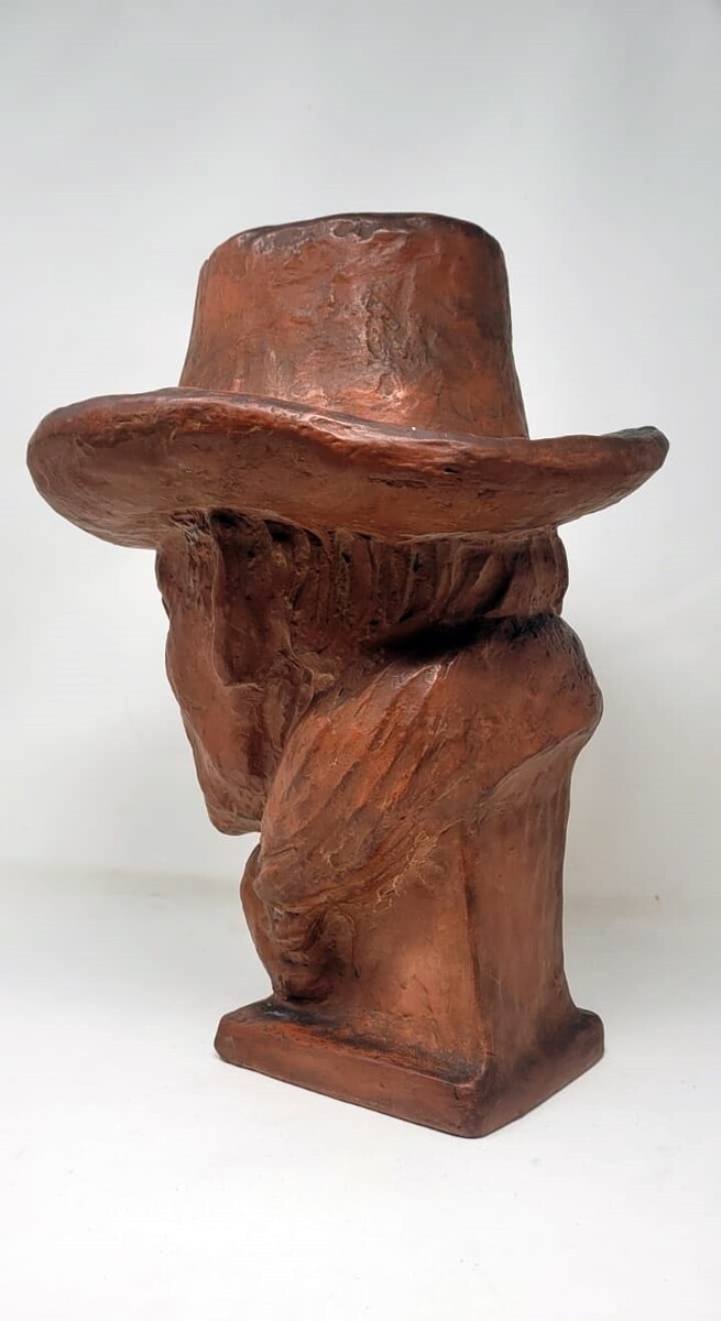 Terracotta sculpture representing the singer Hank Williams