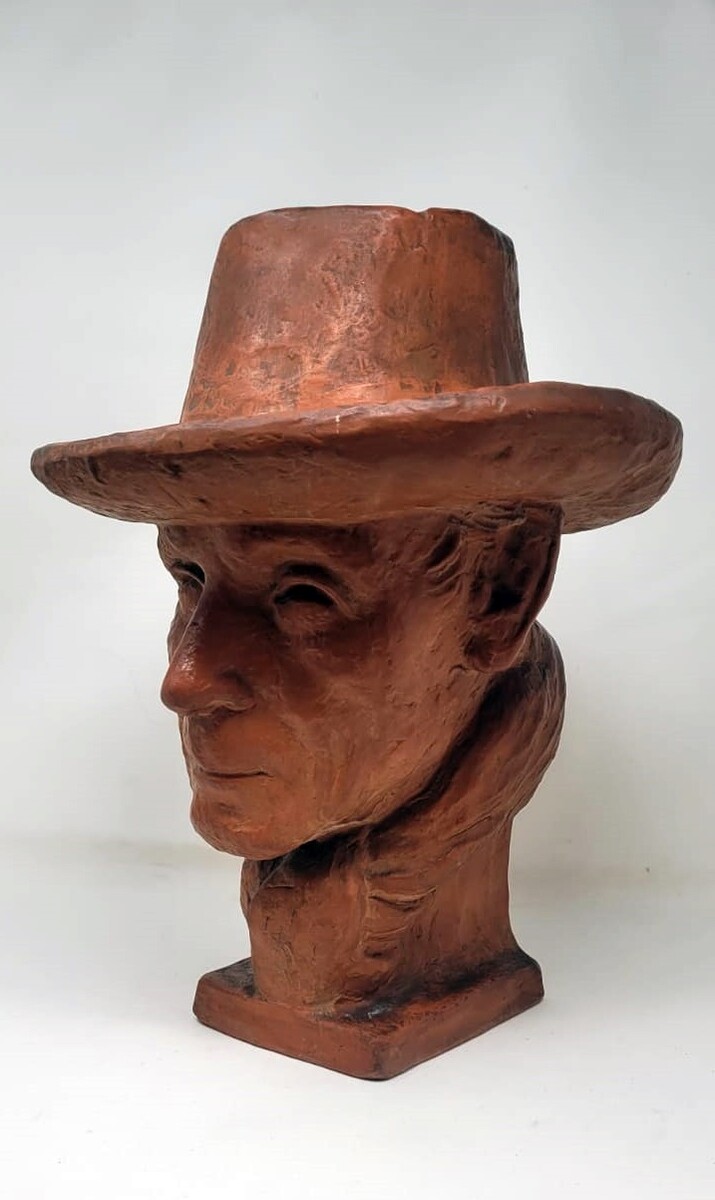 Terracotta sculpture representing the singer Hank Williams