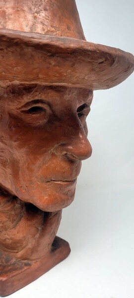 Terracotta sculpture representing the singer Hank Williams