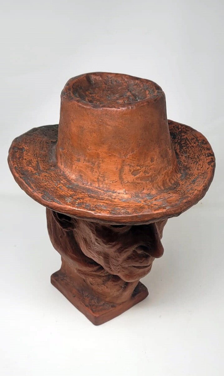 Terracotta sculpture representing the singer Hank Williams