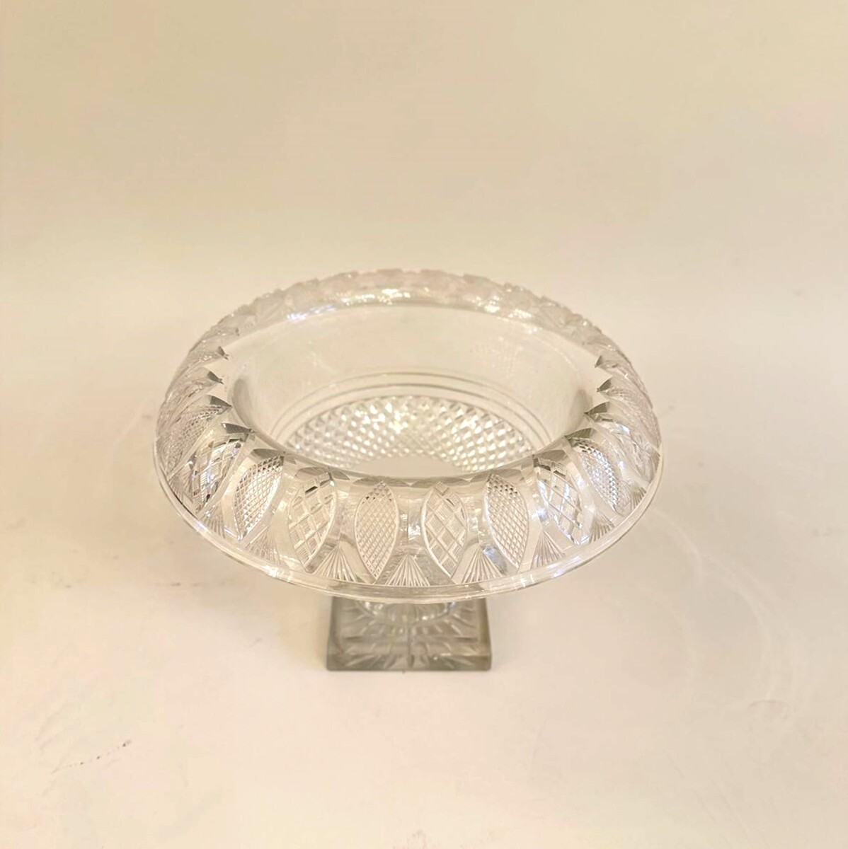 Vonêche crystal footed cup