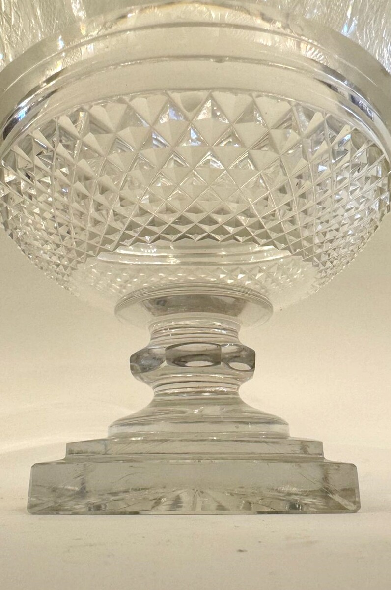 Vonêche crystal footed cup