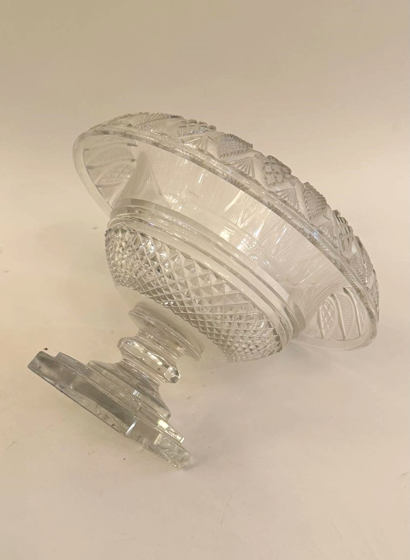 Vonêche crystal footed cup